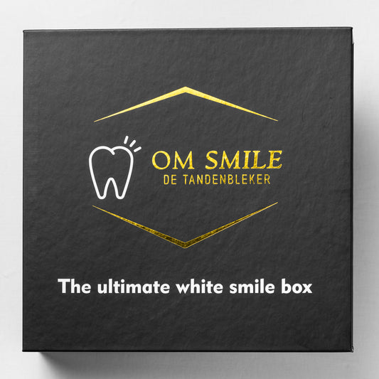 OM Smile - The Ultimate White Smile Box